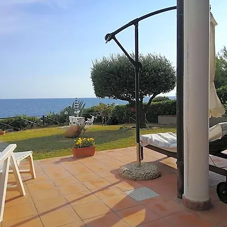 La Casa Sulla Scogliera بولّيكا